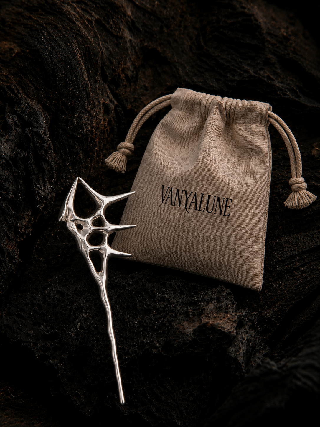 Sculptural Thorn Hair Pin Main image