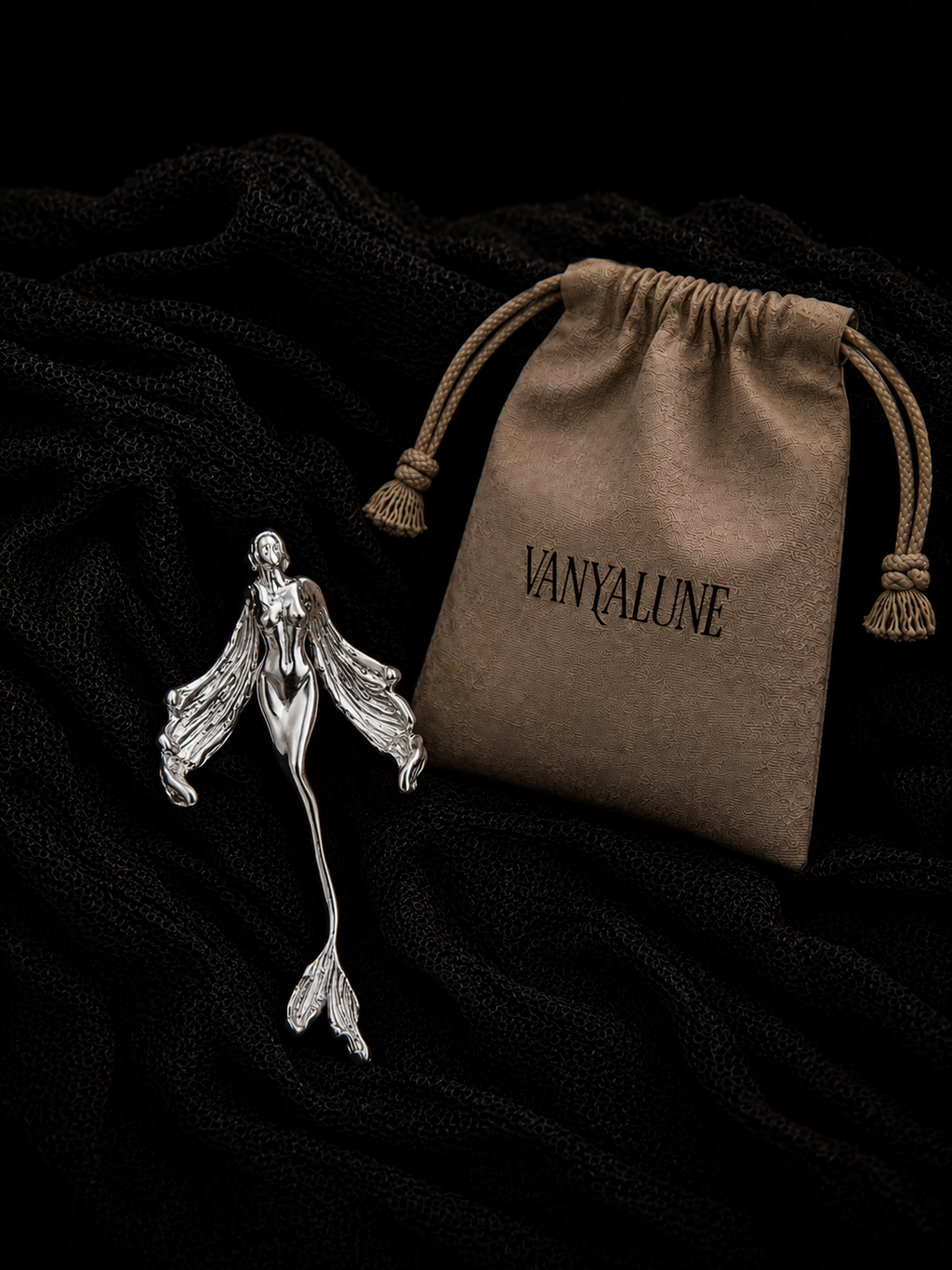Sculpted Mermaid Link Necklace
