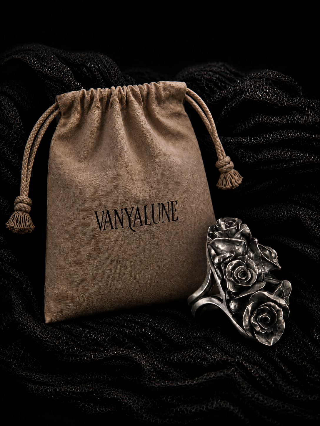 Embroidered Twin Rose Ring Main image