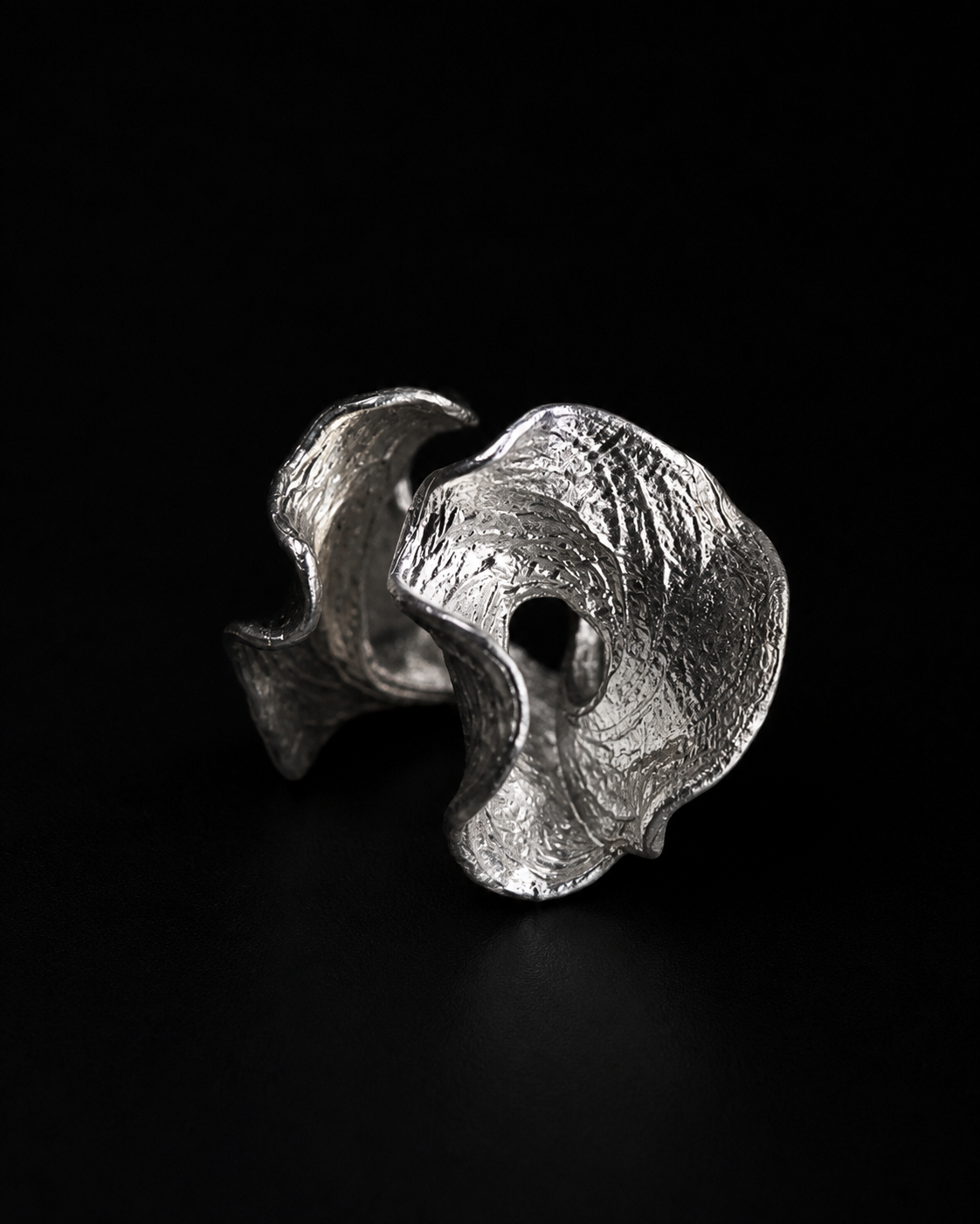Curved Texture Ear Cuff