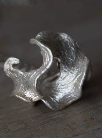 Curved Texture Ear Cuff