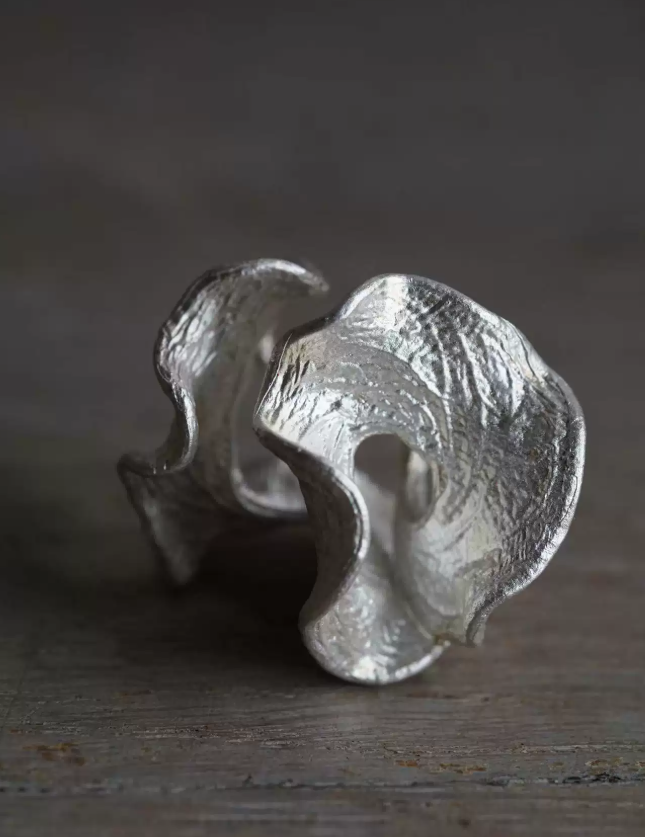 Curved Texture Ear Cuff