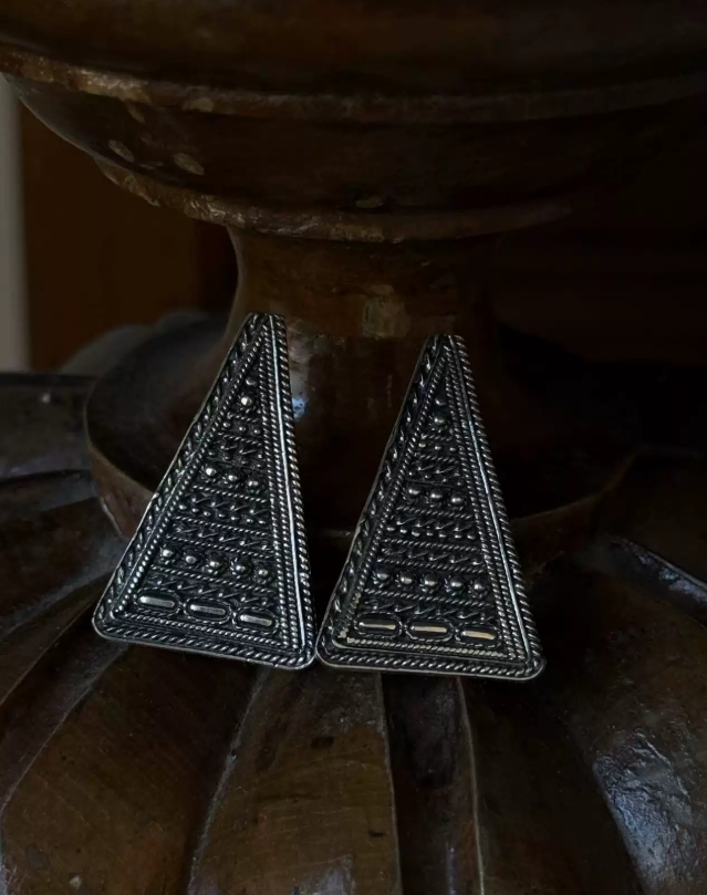 Layered Triangle Studs