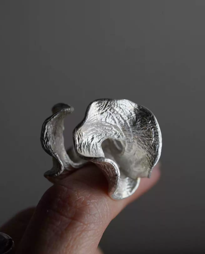Curved Texture Ear Cuff